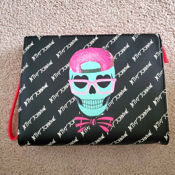 Betsey Johnson Handbags - New Betsey Johnson wristlet clutch purse